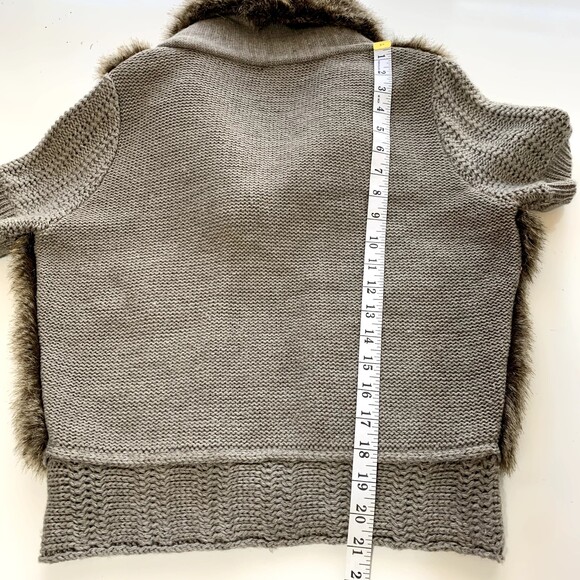 Bisou Bisou Sweater Brown Faux Fur Knit Short Sleeve Button Up XS - Picture 11 of 11